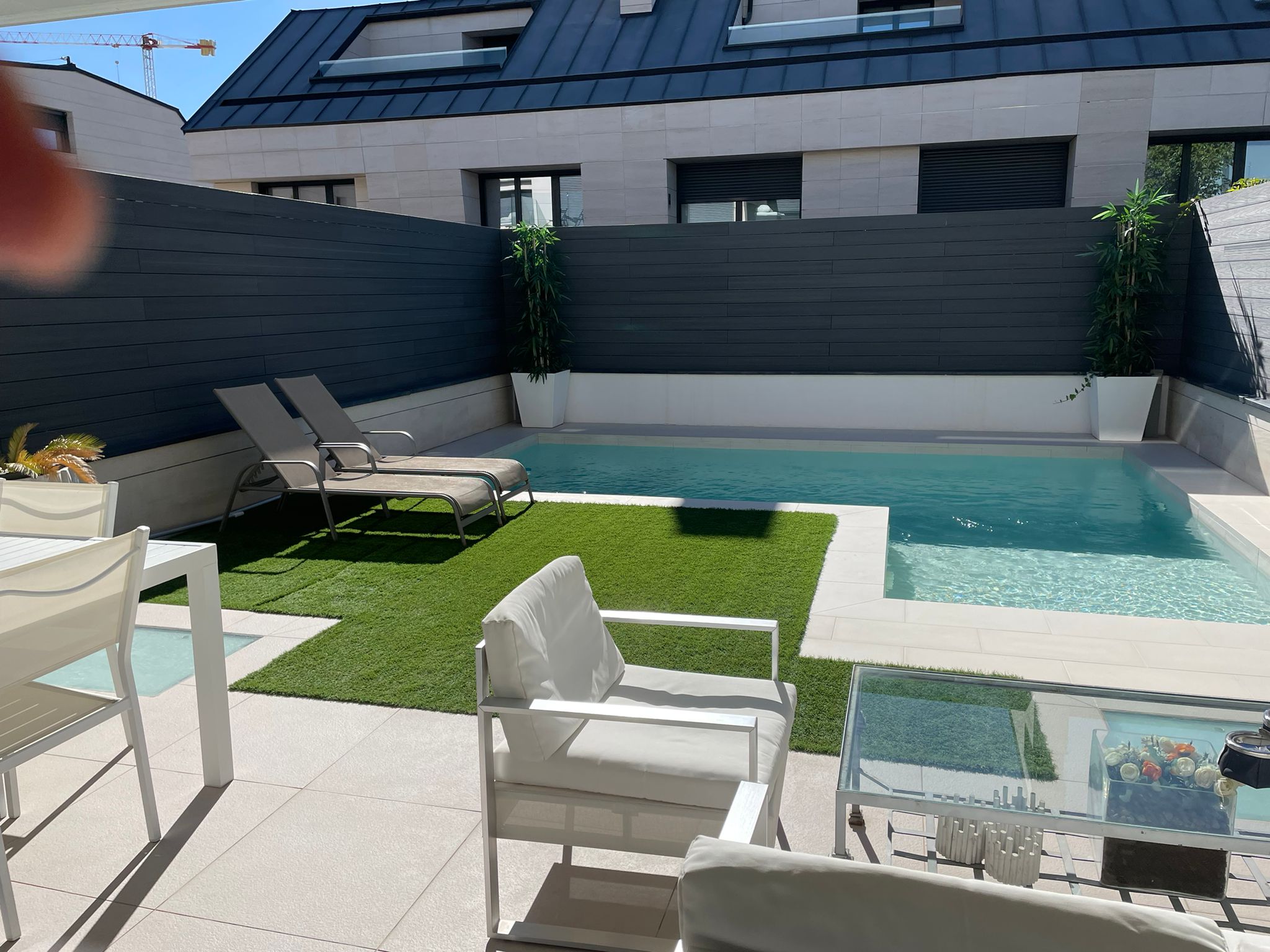 Exclusivo Chalet Adosado en La Moraleja — Vivienda de Lujo en Madrid
